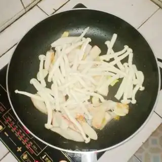 Make Seafood mushrooms and crab willows step 6