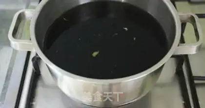 Make Black bean noodles step 1