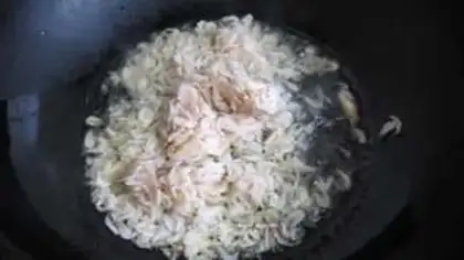Make Shrimp and pork buns step 4