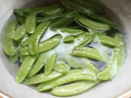 Make White fruit Dutch beans step 1