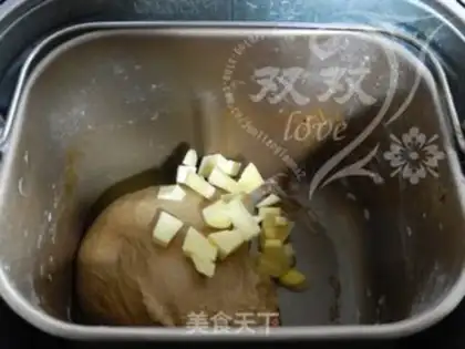 Make Red sugar date bread step 2