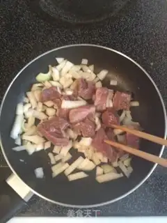 Make Garlic beef rolls step 3