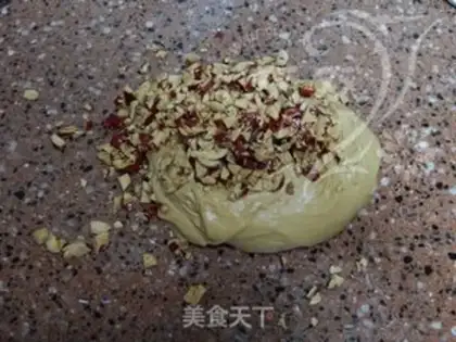 Make Red sugar date bread step 5