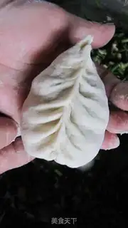 Make Shrimp and pork buns step 23