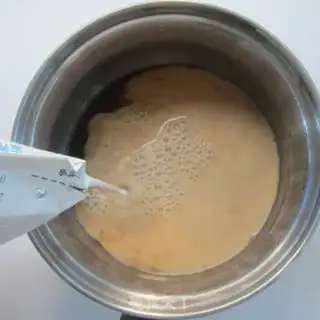 Make Fancygrass frozen milk tea step 3