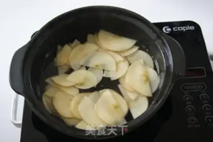 Make Rose apple rolls step 3