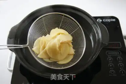 Make Rose apple rolls step 4