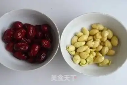 Make Pear date white fruit soup step 1