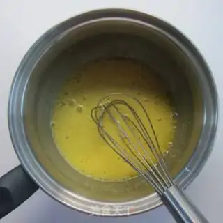 Make raisin yogurt step 0