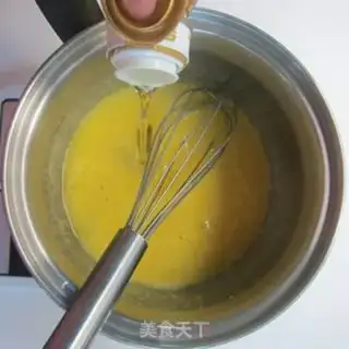 Make raisin yogurt step 1