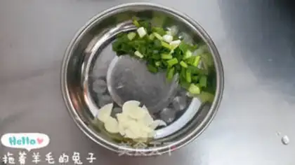 Make Cream sauce, fried rice step 1