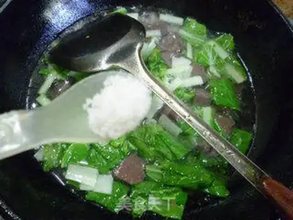 Make Goose blood, cabbage soup step 7