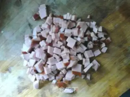 Make A flat pot of sausage pizza step 2