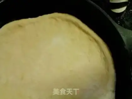 Make A flat pot of sausage pizza step 4