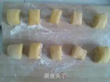 Make Pumpkin blueberries dry buns step 7