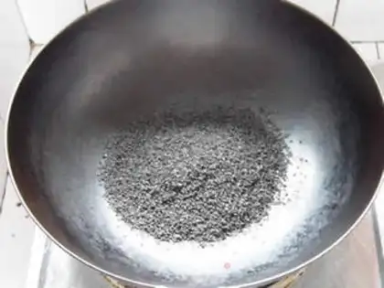 Make Homemade fragrance, black and sesame step 1