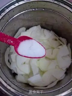 Make Pumpkin rolls step 4