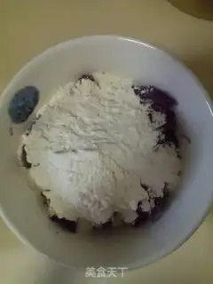 Make Milk-cracked potatoes, red beans step 6