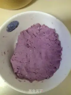 Make Milk-cracked potatoes, red beans step 8