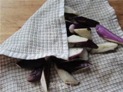 Make Bean petal eggplant step 1