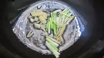Make Shrimp onions step 1