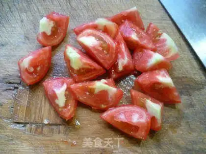 Make Tomato fried eggs and a screwdriver step 4