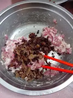 Make Smelt meatball soup step 2