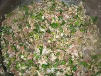 Make Big cabbage pork shrimp dumplings step 13