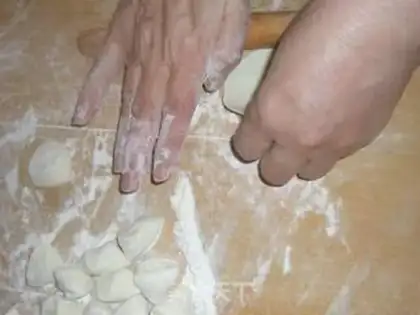 Make Big cabbage pork shrimp dumplings step 19