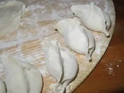 Make Big cabbage pork shrimp dumplings step 22