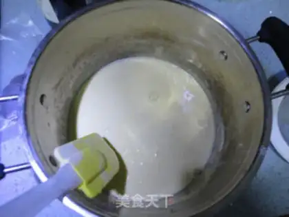 Make Chocolate yolk pie step 4