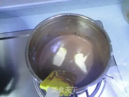 Make Chocolate yolk pie step 5