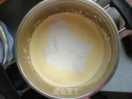 Make Chocolate yolk pie step 10