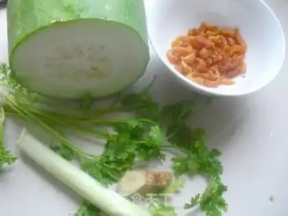Make Seameat melon soup step 0
