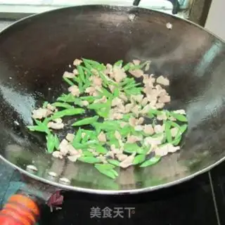 Make Pork oil and tofu step 3