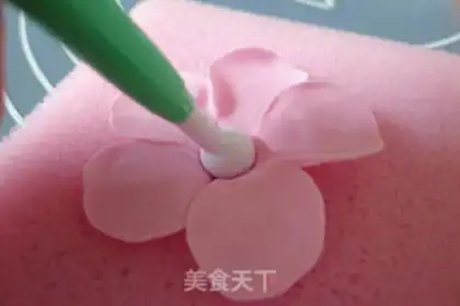Make Rolling sugar roses step 10