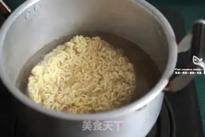 Make Muffled seafood noodles step 2