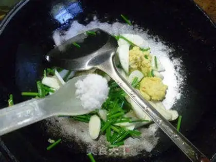 Make The cranberry bouquets and the fried eggs step 11