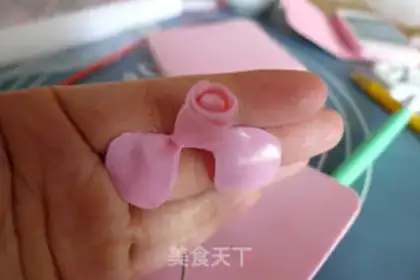 Make Rolling sugar roses step 15