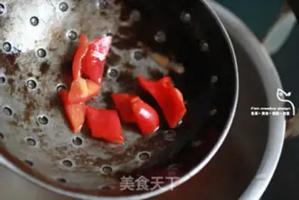 Make Muffled seafood noodles step 5
