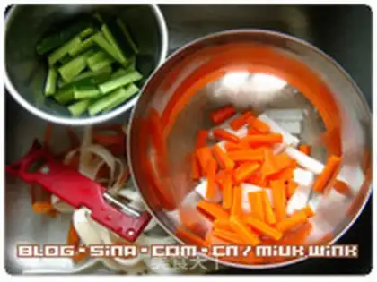 Make A wide three-colour pickles step 0