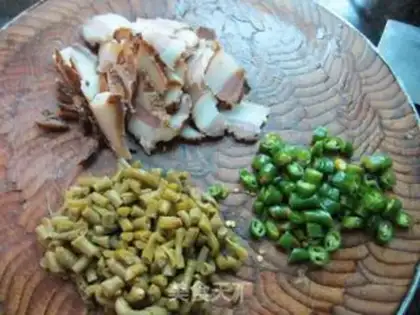 Make Sour bean horns for pork step 1