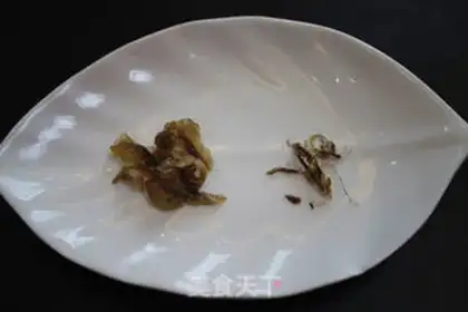 Make Goldmelon steaming snow clams step 1