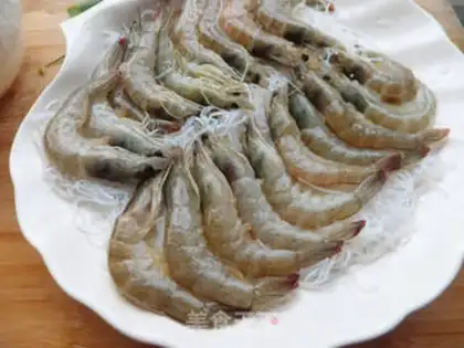 Make Garlic fan steamed shrimp step 3