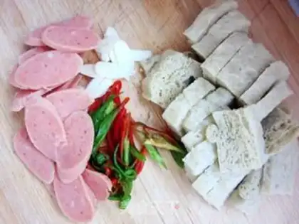 Make Routine ham and noodles step 0