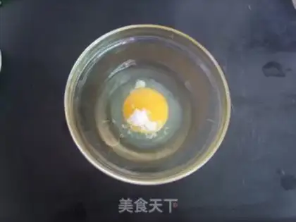Make Qingxiang powdered eggs step 1