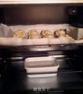 Make Fancy cream buns step 5