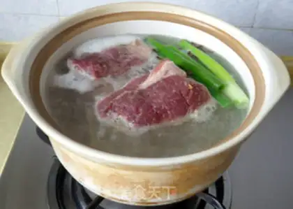 Make The bitter melon comes back to the pot step 1