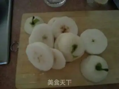 Make A red pear step 1