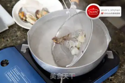 Make Thai seafood salad step 1